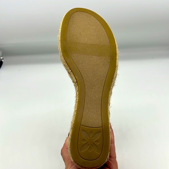 BCBGENERATION- Addie Velour Microsuede Brown Ankle Strap Wedge Slingback SZ 7.5 - Picture 14 of 14